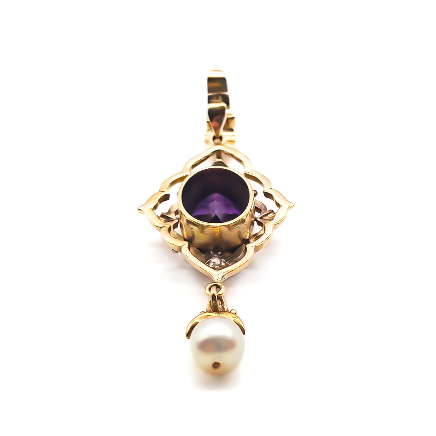 Stunning 14ct gold pendant set with a beautifully faceted oval amethyst and cultured pearl drop. Bale opens - allowing pendant to be added to pearls.