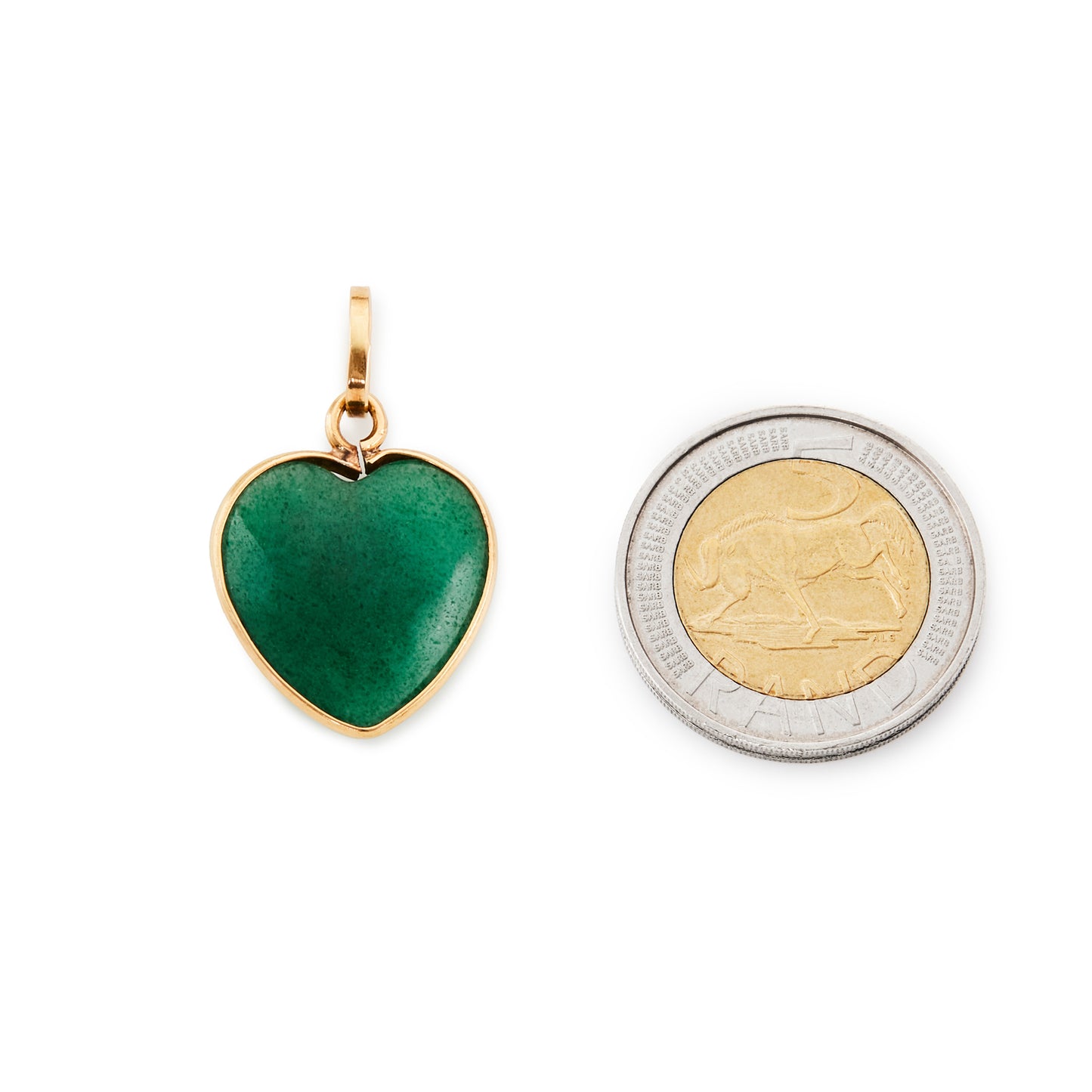 Vintage 18ct gold pendant, set with a beautiful deep green heart shaped aventurine stone. Comes with a GemLab ID.