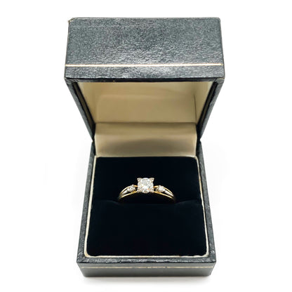 Classic 18ct yellow and white gold trilogy engagement ring set with three diamonds.   Circa 1950’s