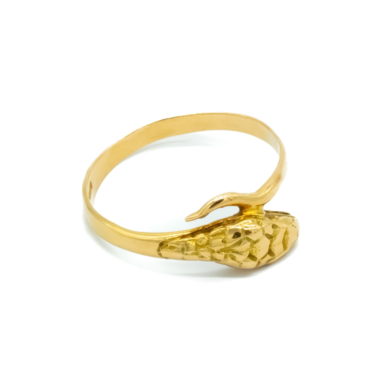 Lovely vintage 18ct yellow gold serpent ring with a textured head. Italy
