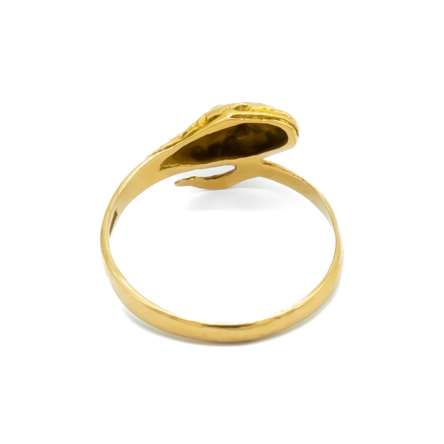 Lovely vintage 18ct yellow gold serpent ring with a textured head. Italy