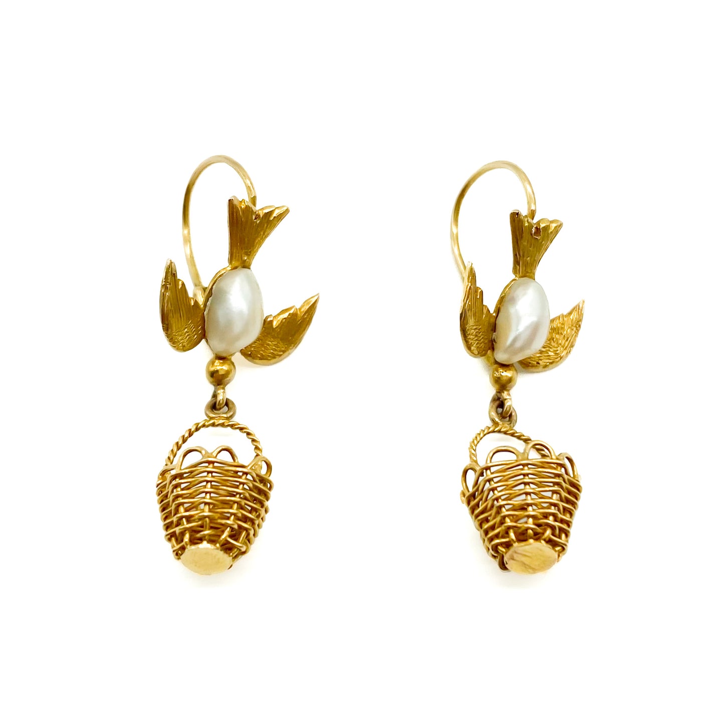 Charming 18ct gold pearl earrings depicting swallows carrying woven baskets. Italy