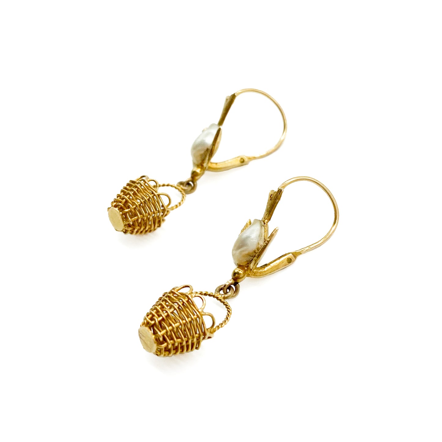 Charming 18ct gold pearl earrings depicting swallows carrying woven baskets. Italy