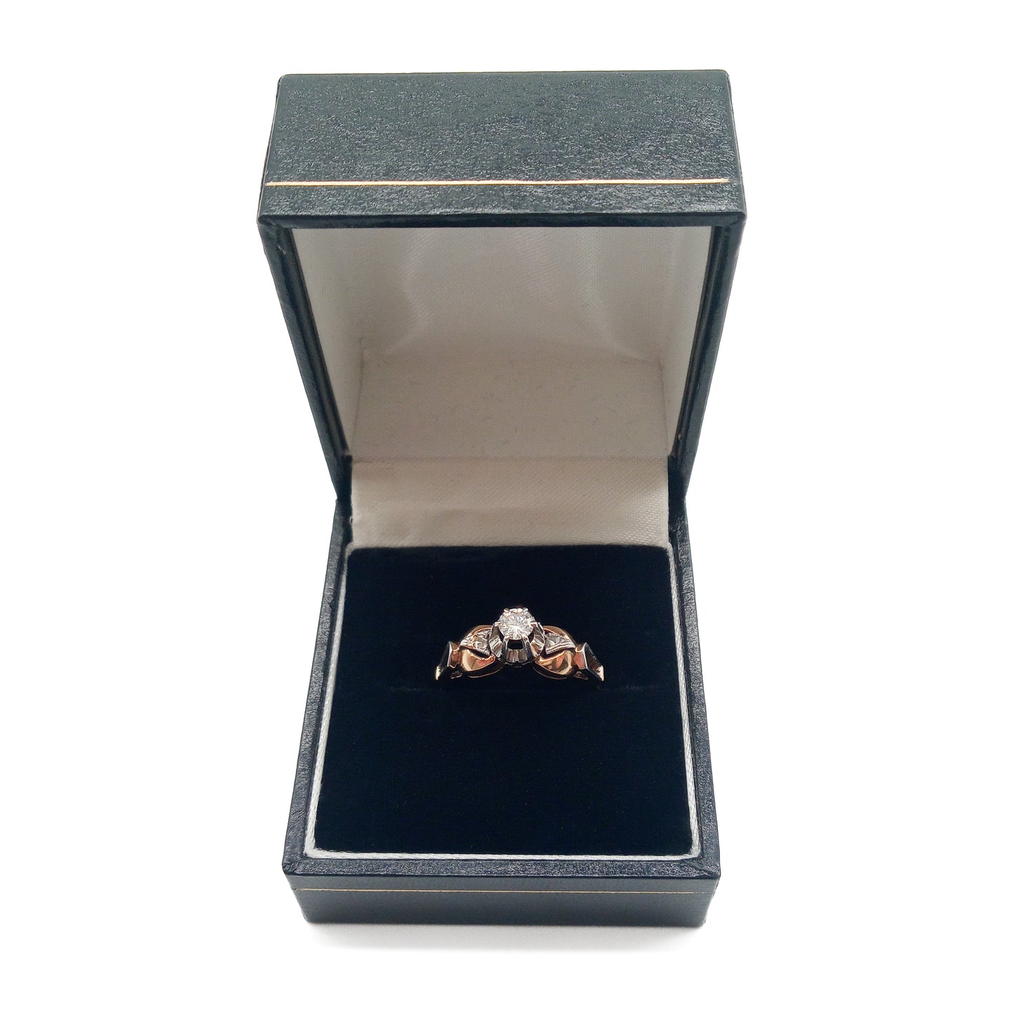 Pretty 18ct rose and white gold ring set with an old-cut diamond. Argentina