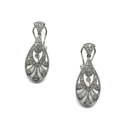 Stunning 18ct white gold Edwardian style drop earrings with diamonds set in an intricate design. London