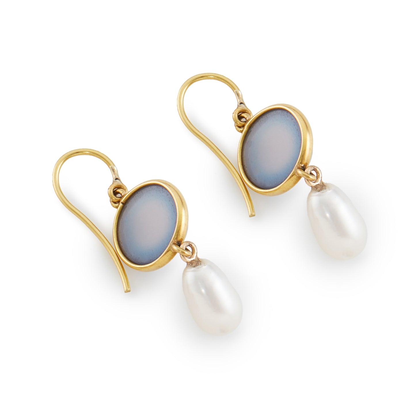 Beautiful vintage 18ct gold drop earrings, each set with a cabochon moonstone and a pearl drop. Shepherd hooks.