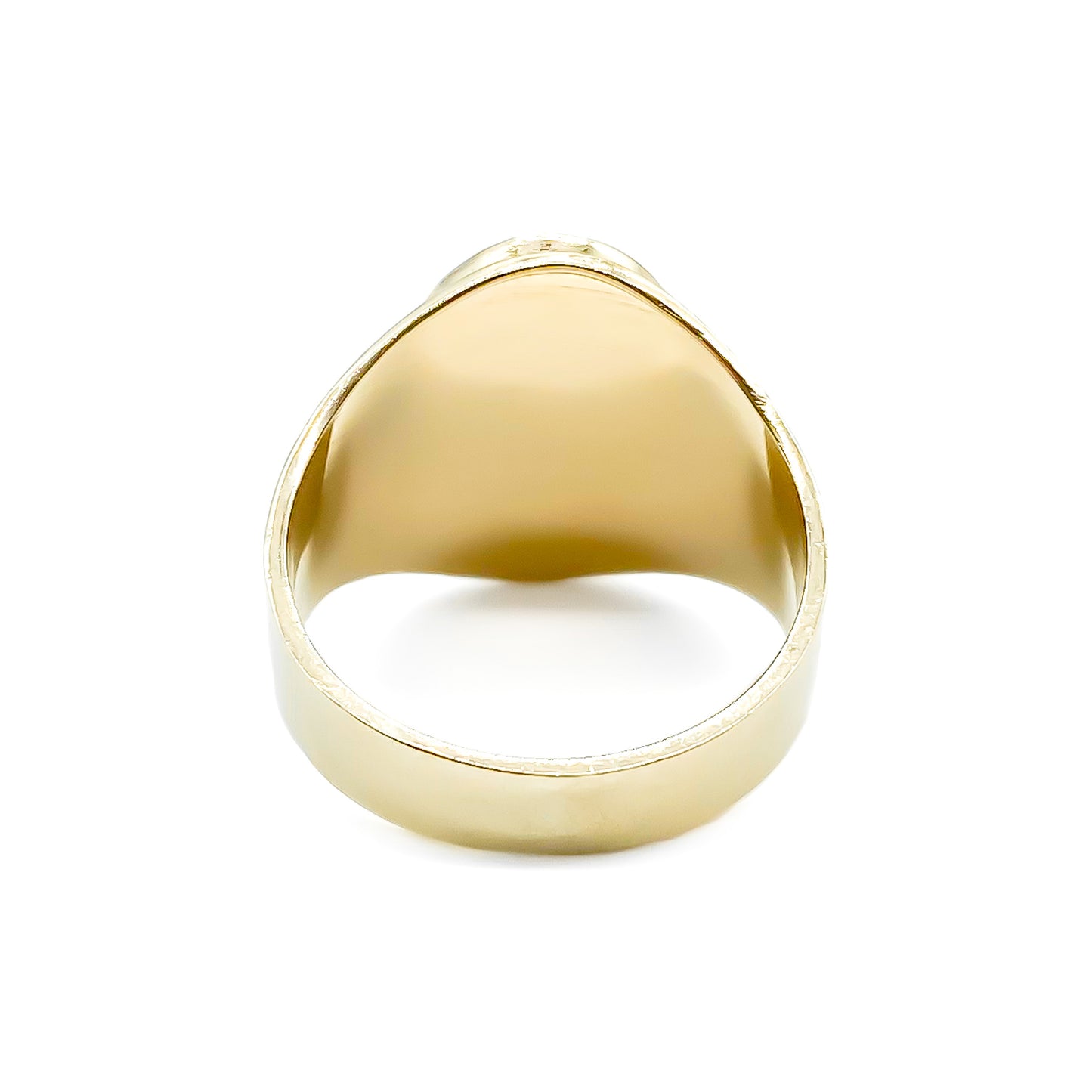 Lovely 9ct gold ring set with a beautiful dark green cabochon jade stone.