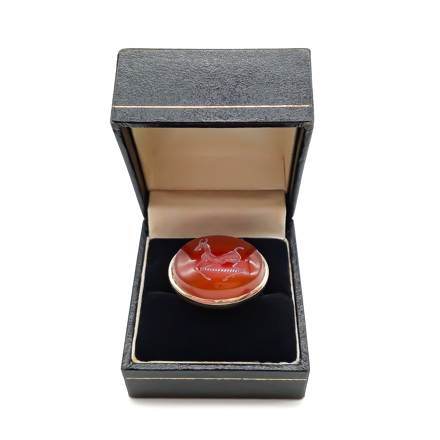 Unusual 9ct rose gold ring set with an antique oval carnelian intaglio depicting a stag.
