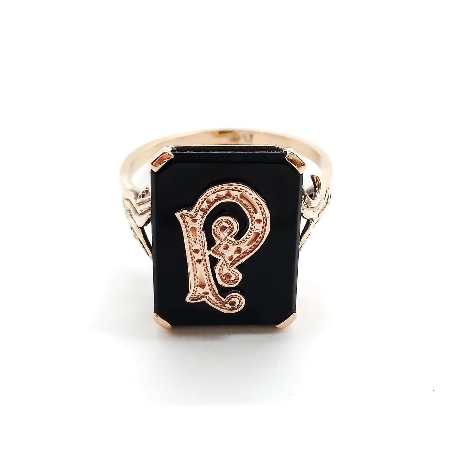 Charming 9ct rose gold and onyx signet ring with a fancy script letter “P”. Circa 1930’s