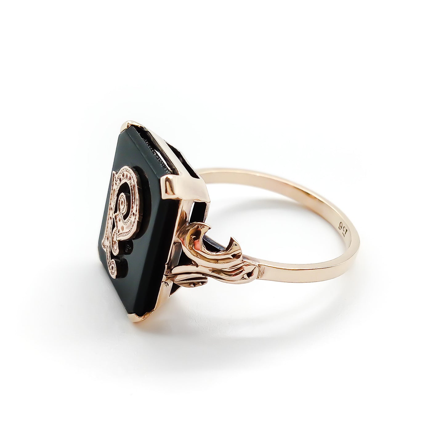 Charming 9ct rose gold and onyx signet ring with a fancy script letter “P”. Circa 1930’s