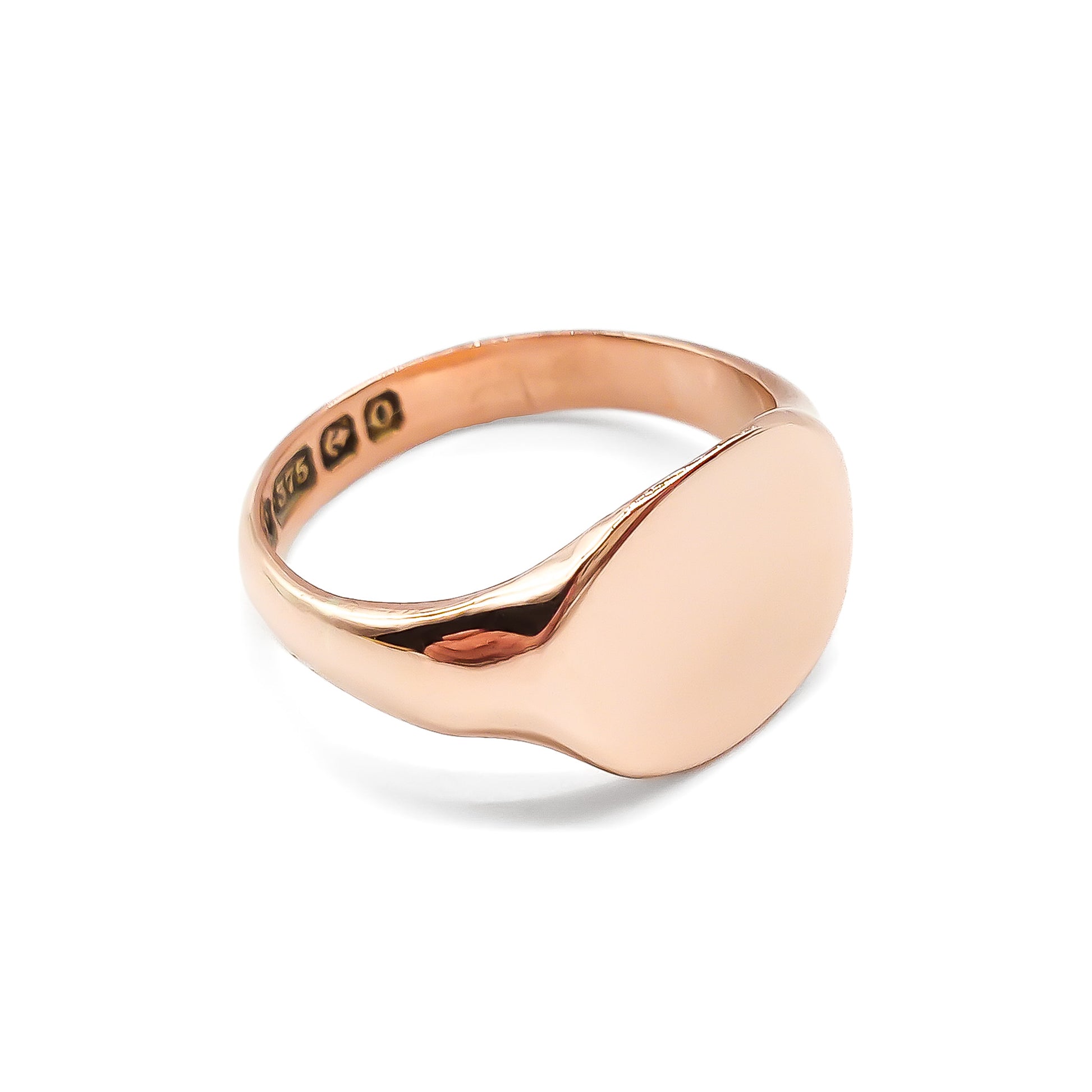 Classic 9ct rose gold signet ring. Ideal to be engraved. Birmingham 1913