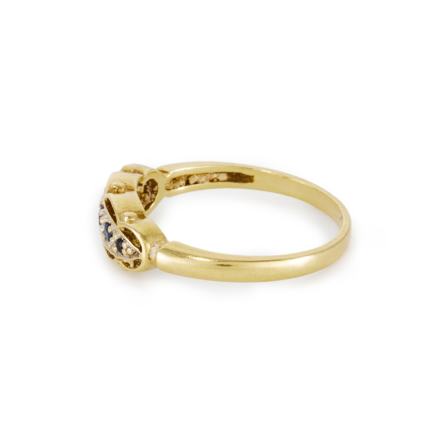 Classic vintage 9ct yellow gold ring, with five faceted sapphires in a white gold setting. Oblo