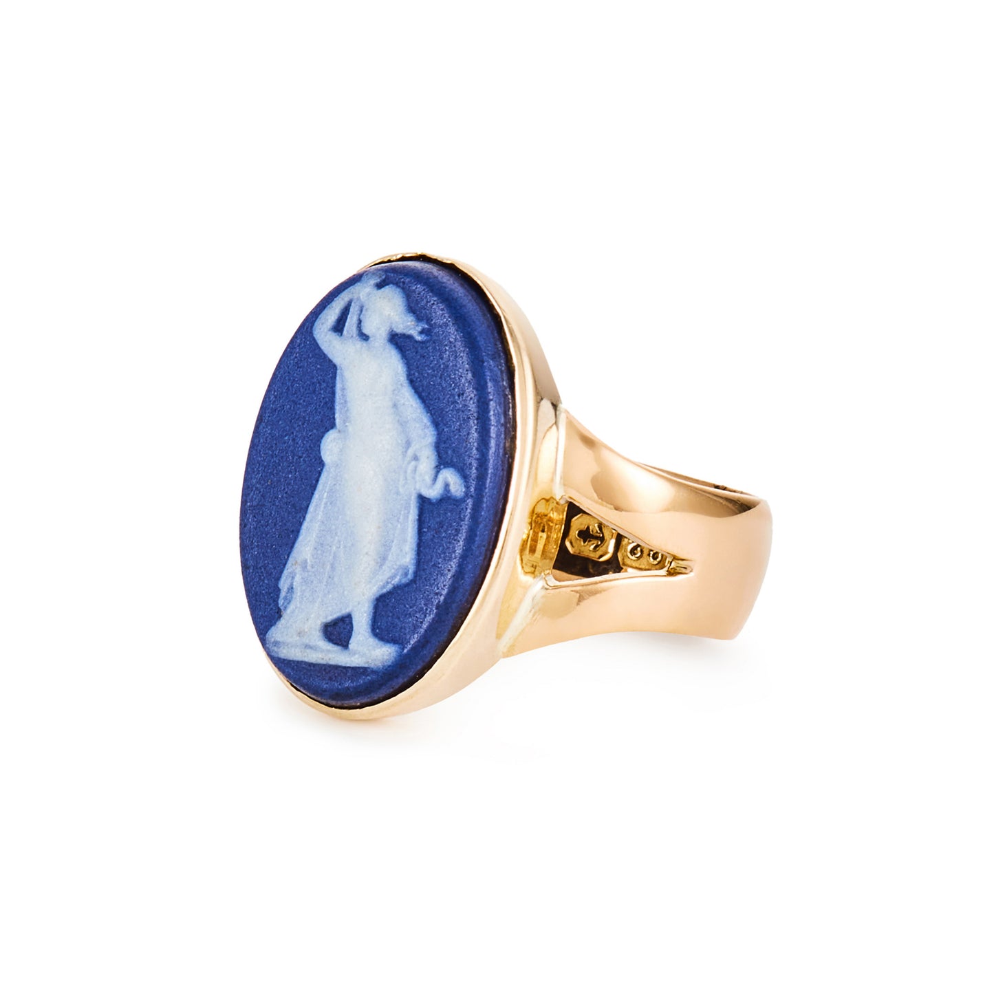 Edwardian 22ct gold ring set with a beautiful piece of blue and white Wedgwood ceramic depicting a classical figure of a woman. Fully hallmarked - London 1903