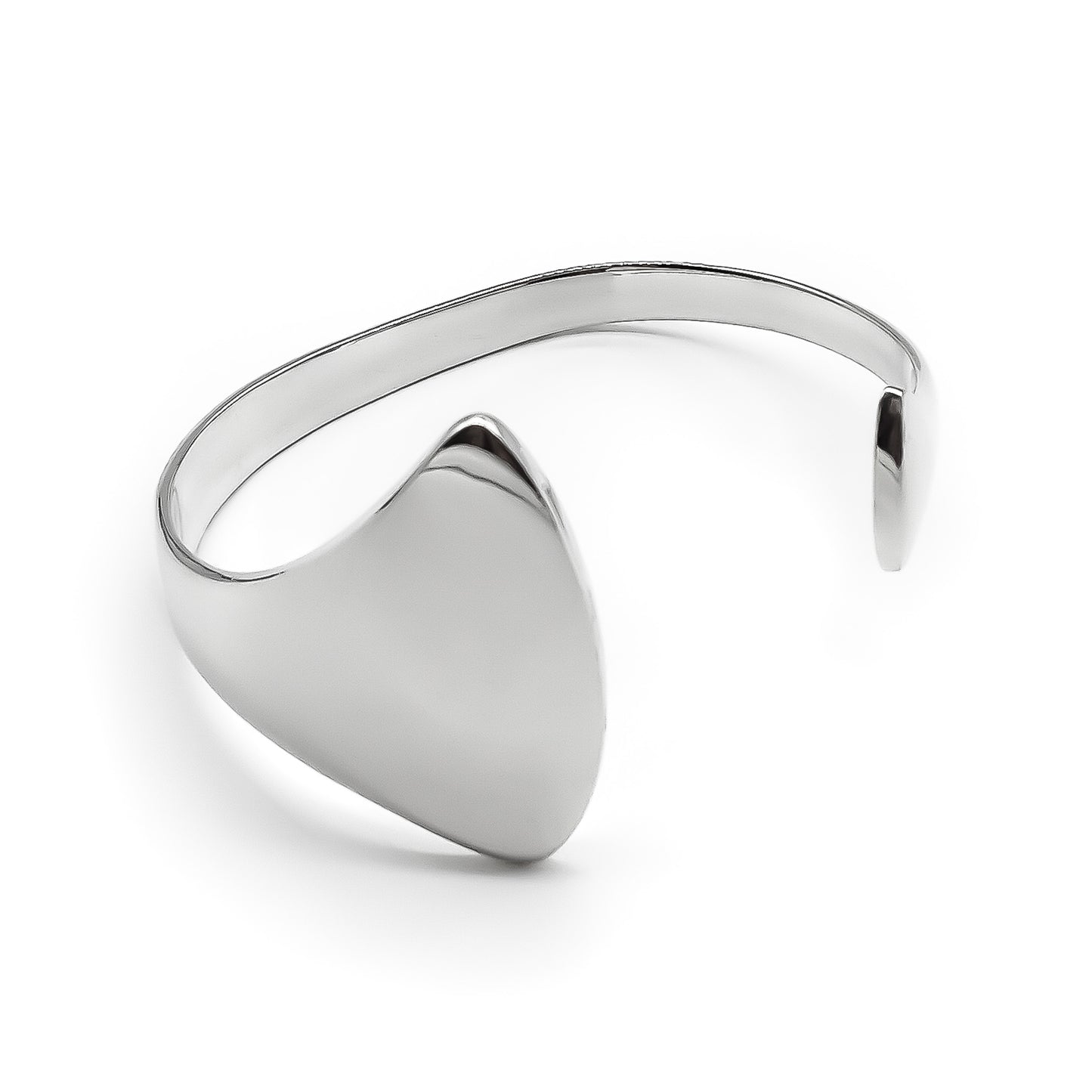 Very stylish vintage Georg Jensen sterling silver bangle designed by Hans Hansen.