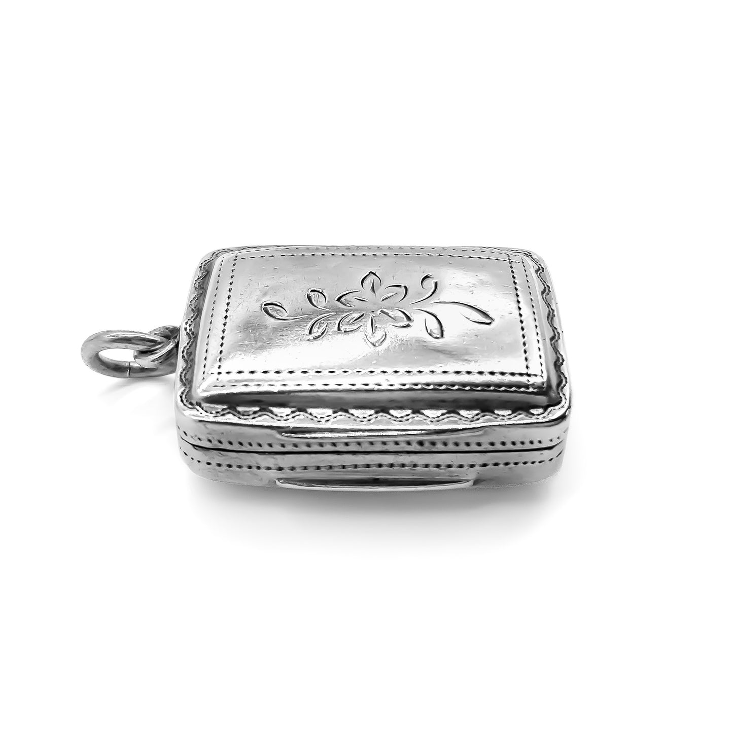 Lovely sterling silver Georgian vinaigrette, ideal to be worn as a pendant.