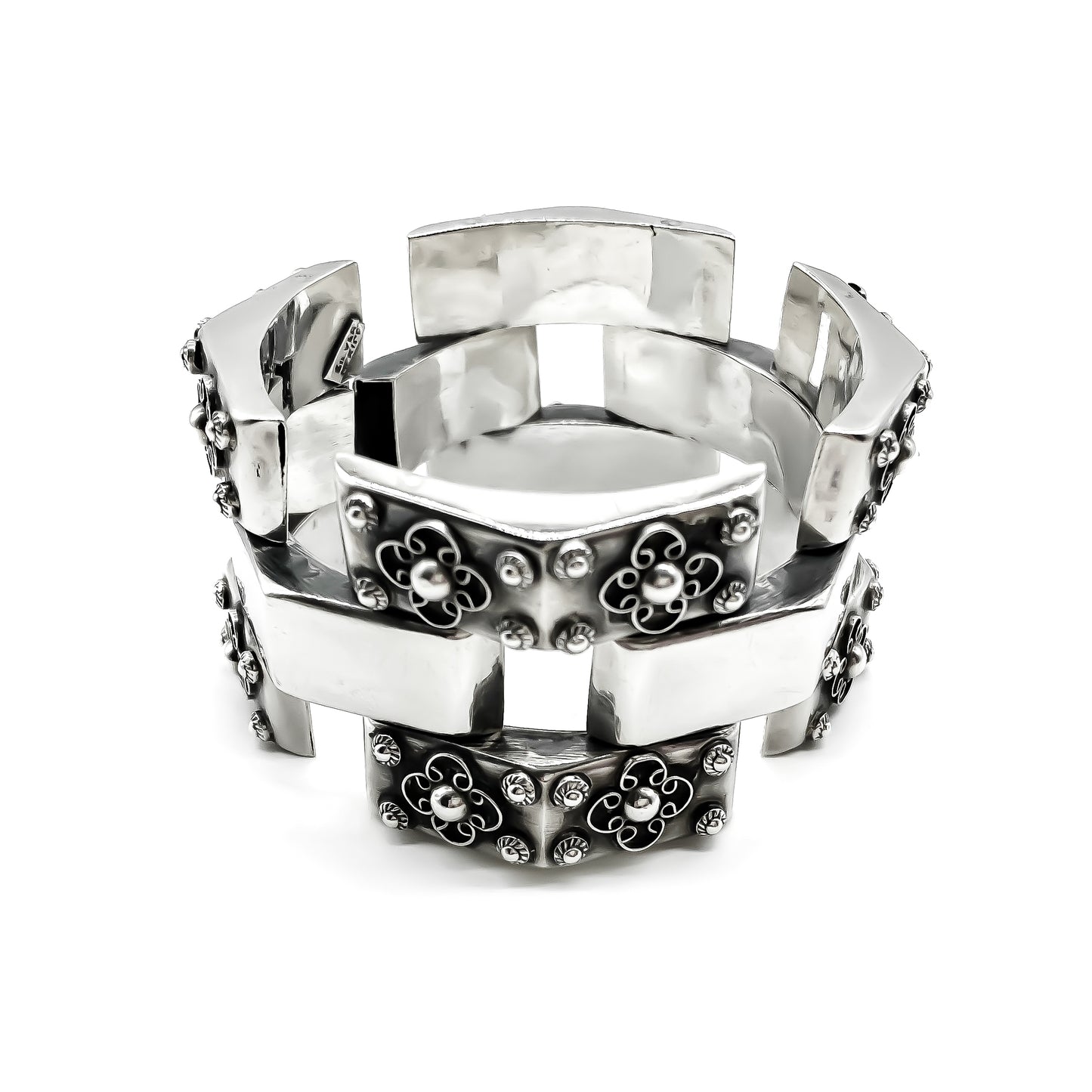 Chunky repoussé silver Mexican bracelet with beautiful ornate filigree detail. Circa 1940’s