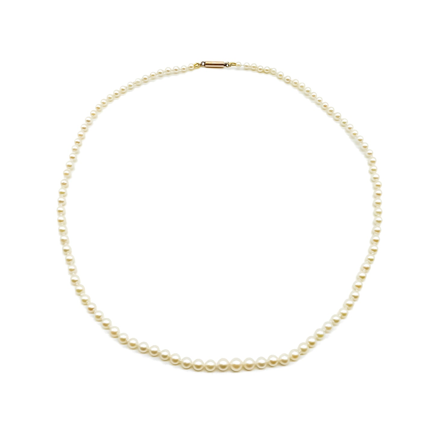 Delicate string of graduated pearls with a lovely lustre and a 9ct rose gold clasp. Circa 1920’s