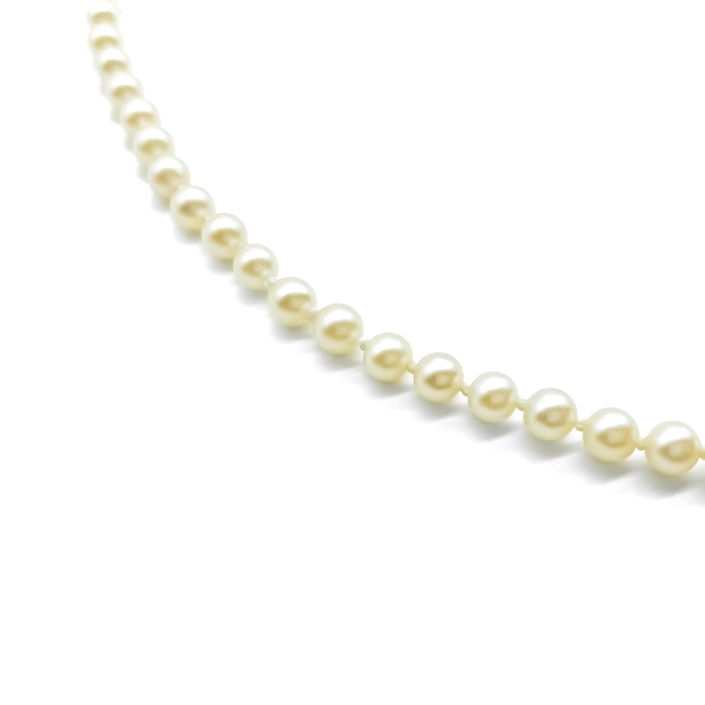 Delicate string of graduated pearls with a lovely lustre and a 9ct rose gold clasp. Circa 1920’s