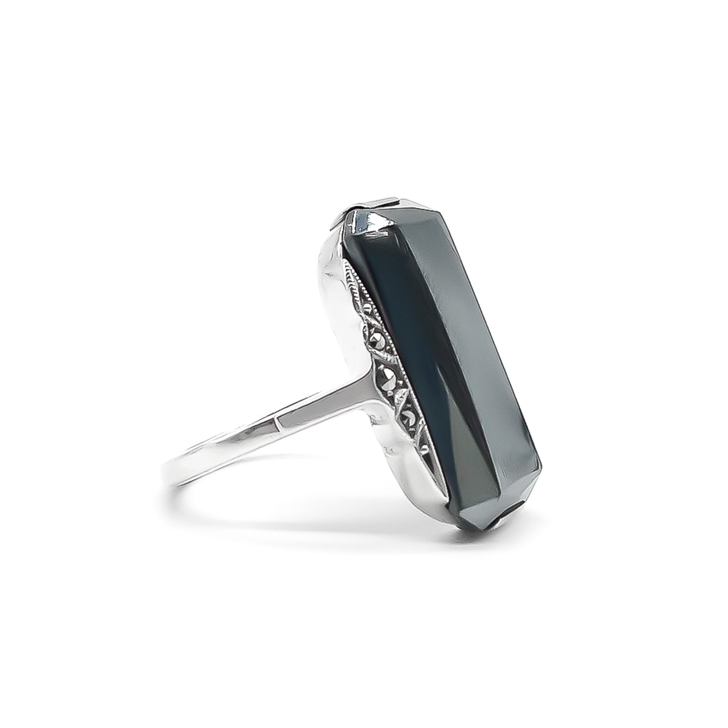 Lovely Art Deco sterling silver ring set with a faceted rectangular hematite and marcasite stones.