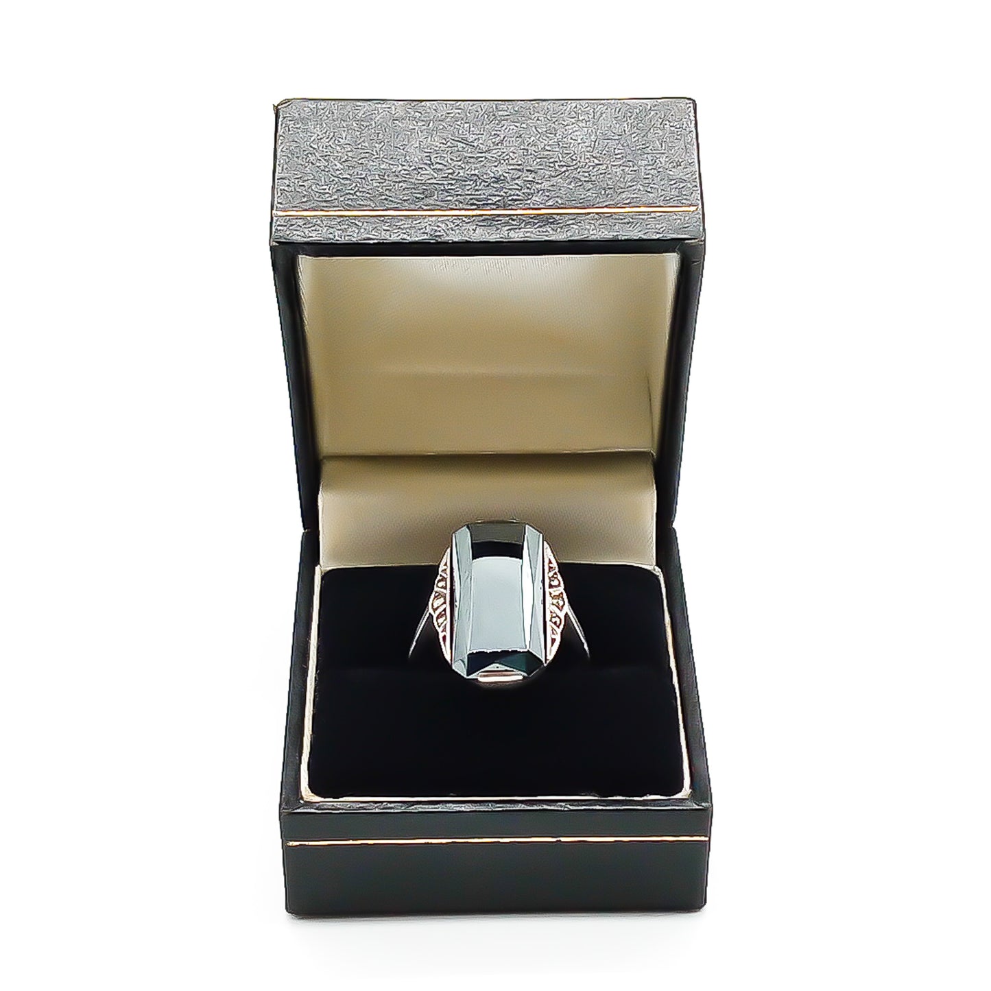 Lovely Art Deco sterling silver ring set with a faceted rectangular hematite and marcasite stones.