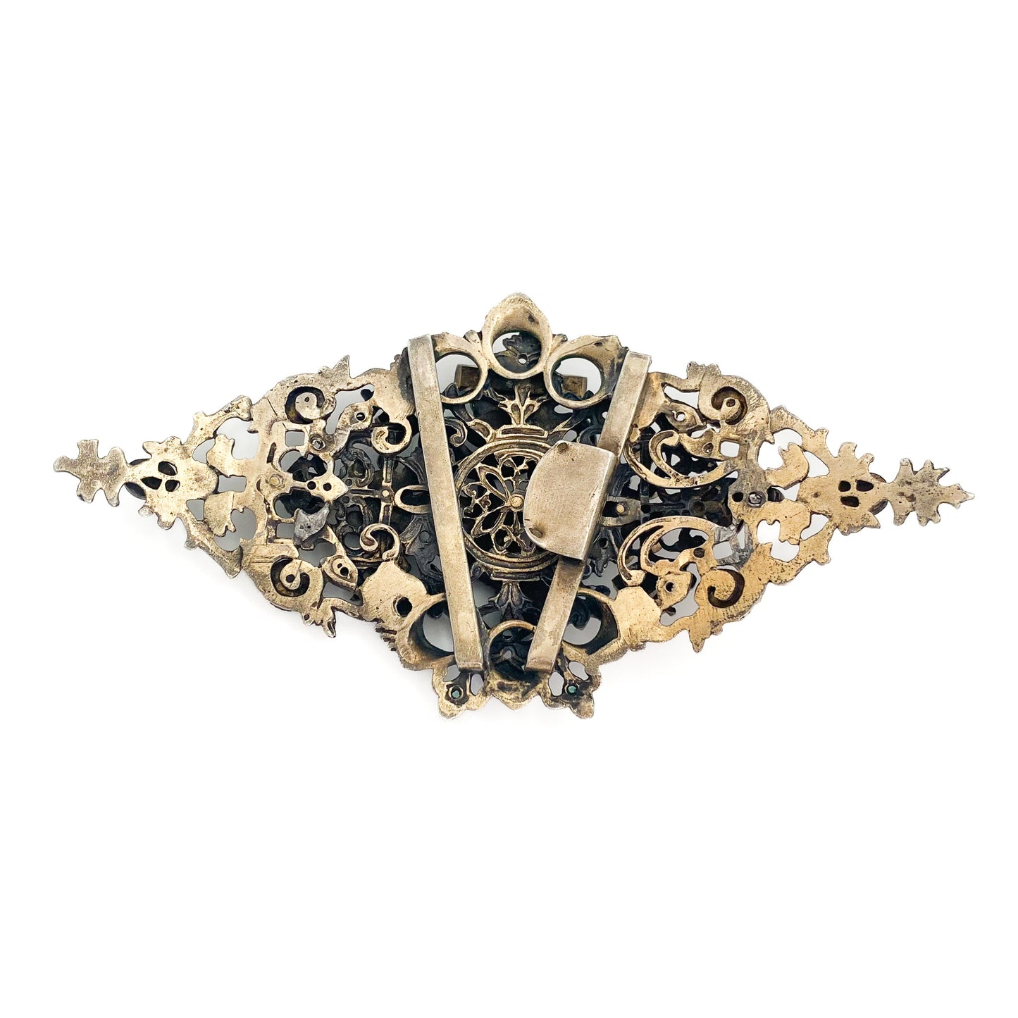 Magnificent large silver gilt Austro-Hungarian enamelled belt buckle depicting Saint George slaying the dragon (The Golden Legend).
This extraordinary and highly collectable piece is set with emeralds, garnets, natural pearls, citrines, rubies and turquoise stones.
Circa 1880