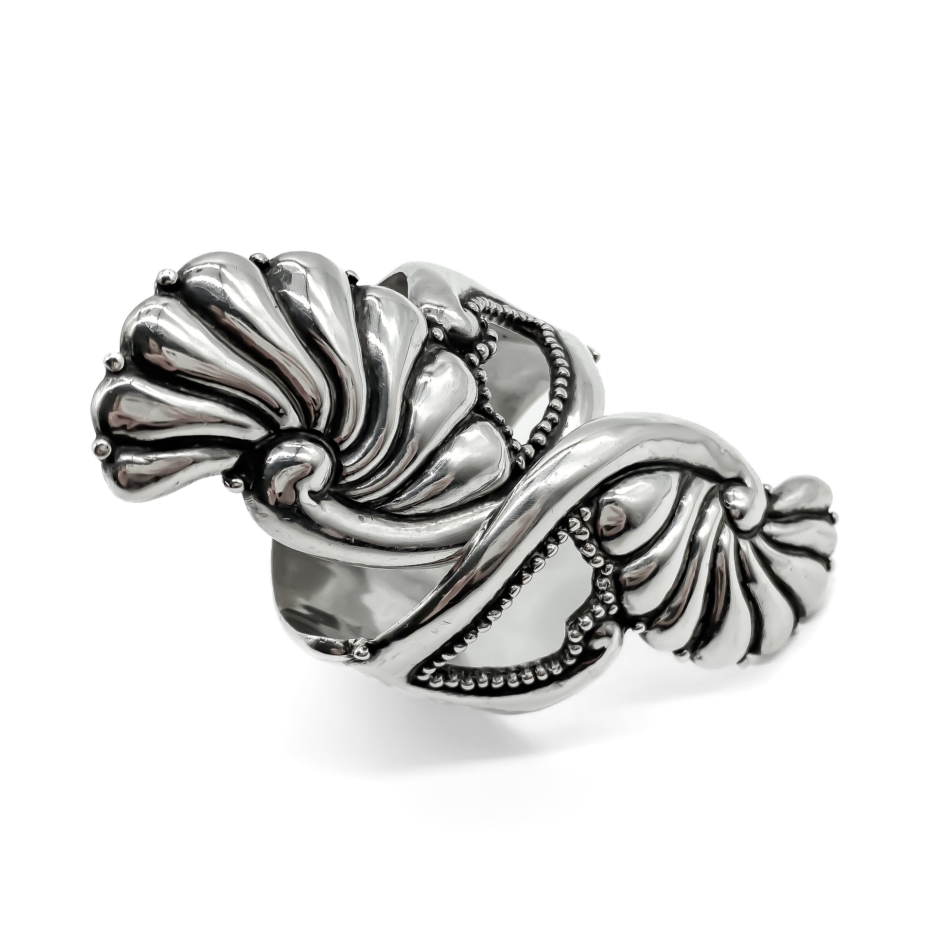 Stunning Mexican sterling silver repoussé clamper bangle. Made in Taxco. 980 Silver Stamp