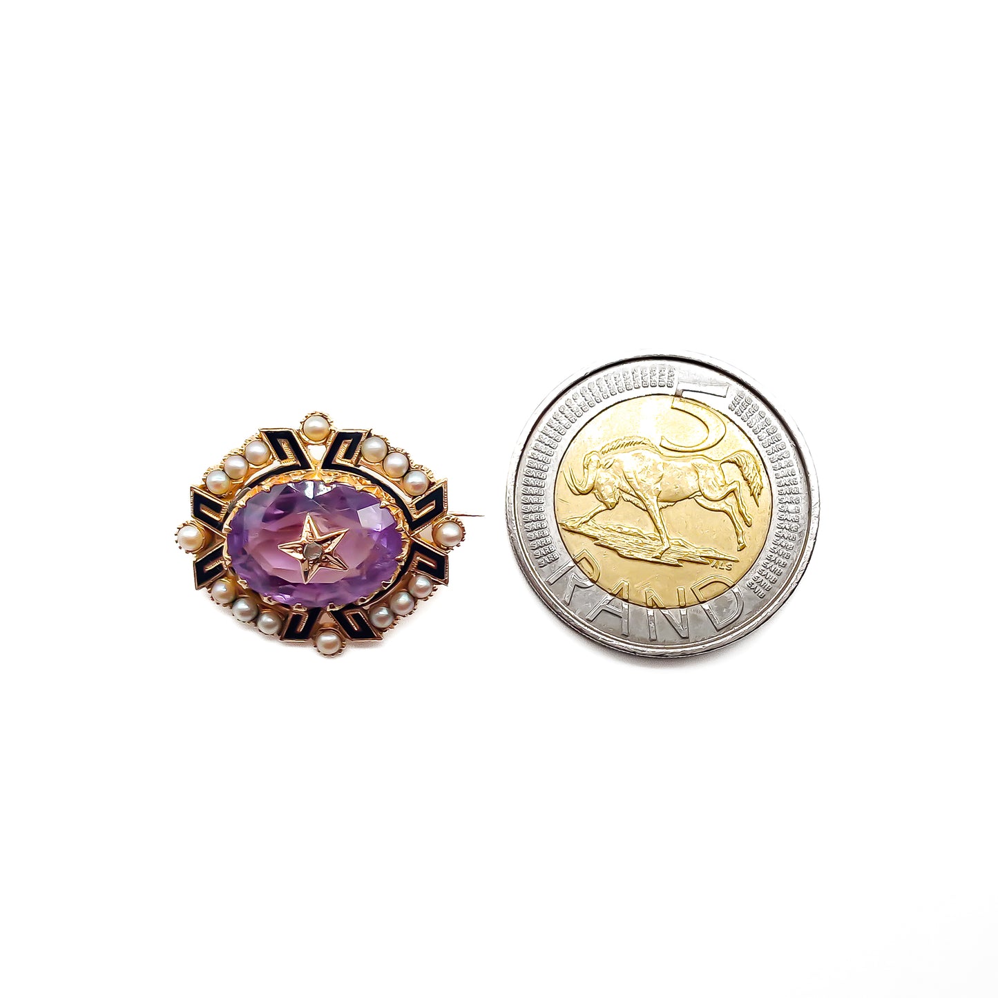 Charming miniature Victorian 15ct yellow gold brooch with a beautifully faceted amethyst inlaid with a tiny mine cut diamond in a star setting.