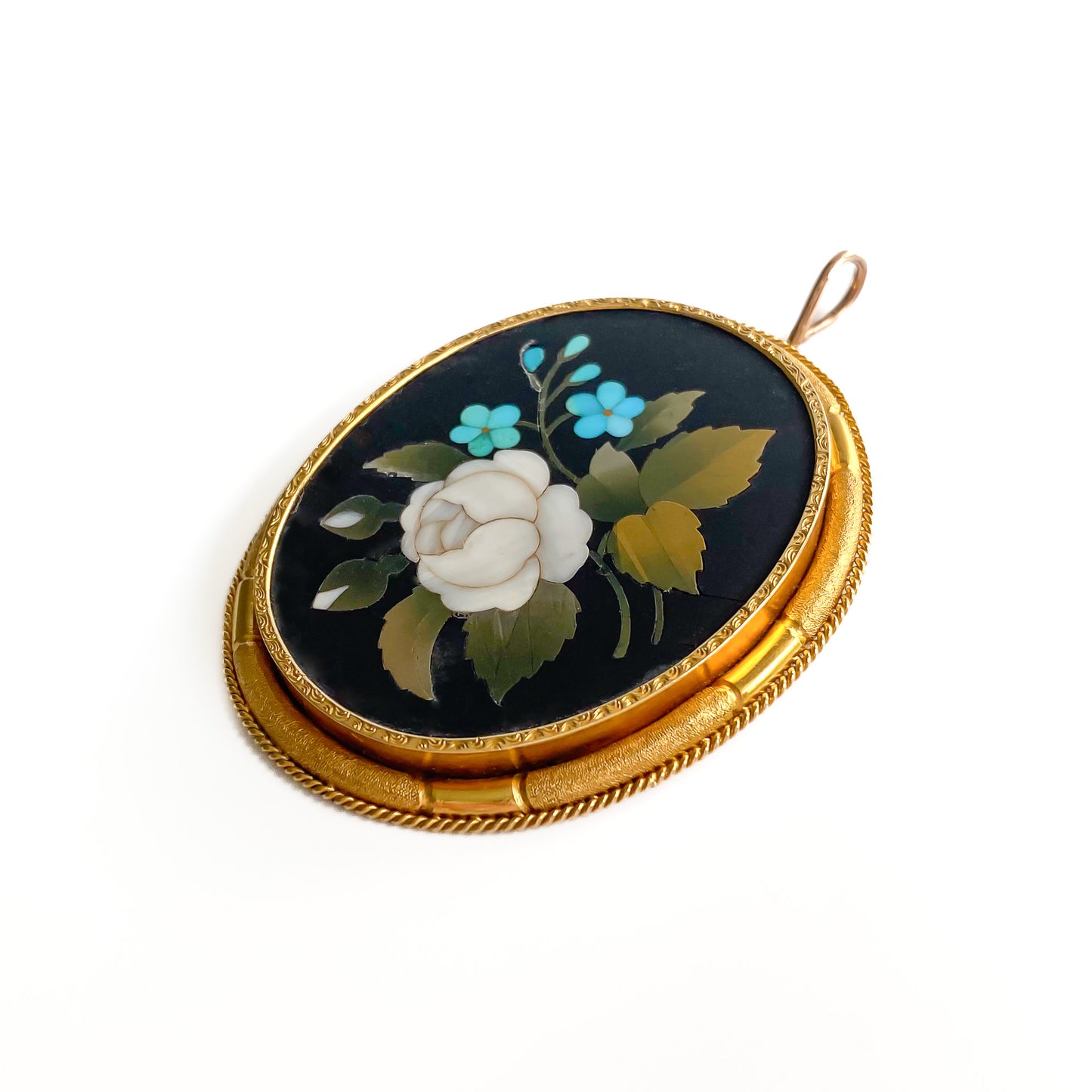Stunning Victorian oval natural stone finely crafted Pietra Dura pendant set in an elaborate 18ct gold frame.