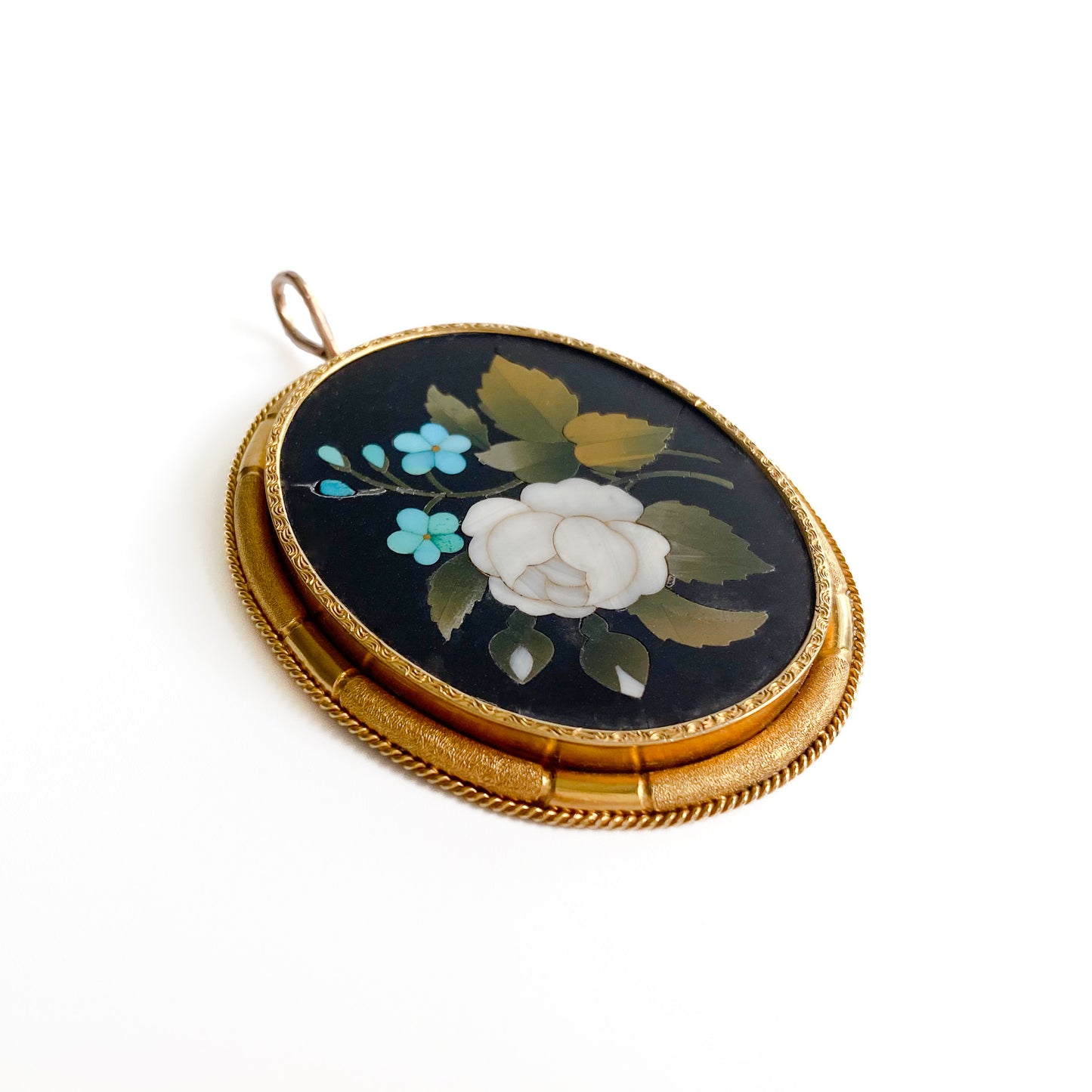 Stunning Victorian oval natural stone finely crafted Pietra Dura pendant set in an elaborate 18ct gold frame.