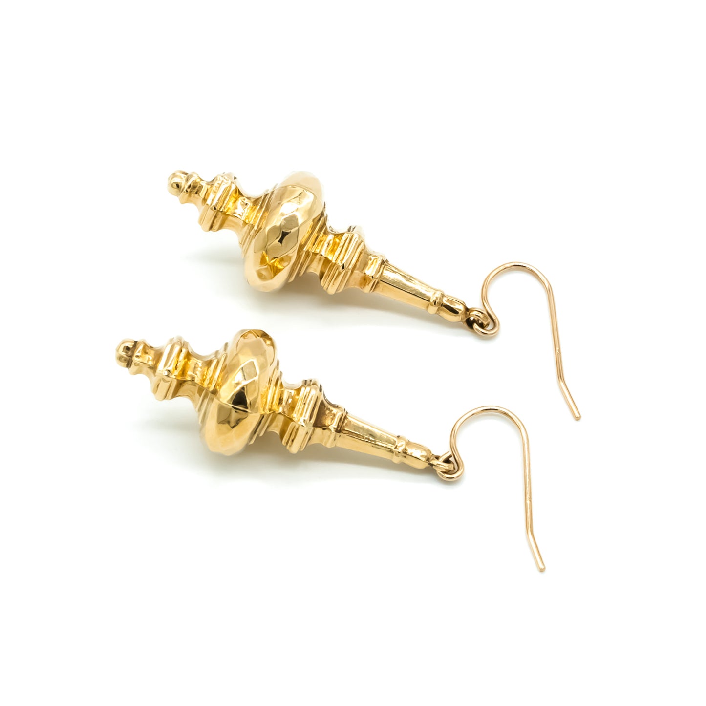 Stylish Victorian 9ct yellow gold drop earrings.