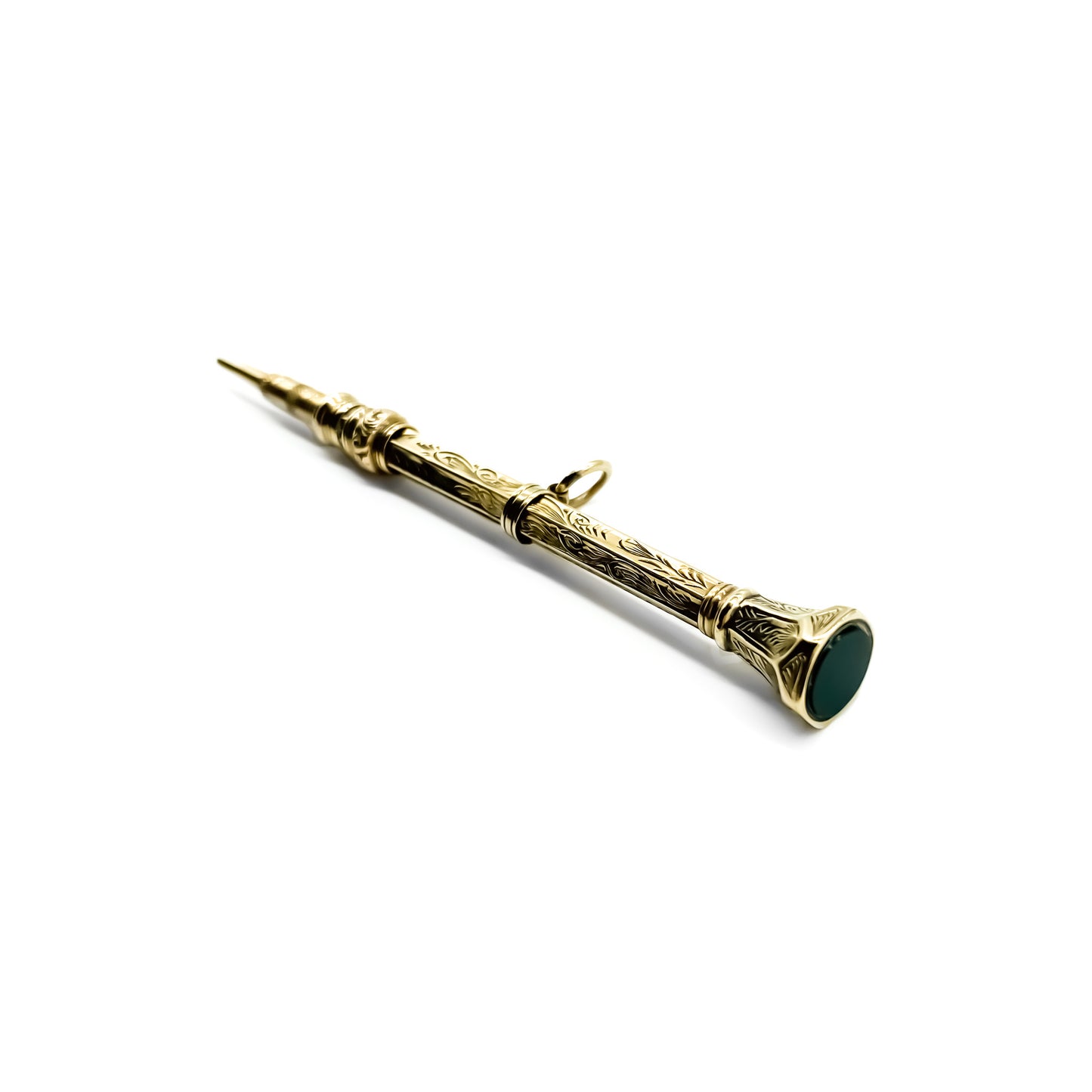 Beautifully engraved Victorian 9ct gold pencil pendant set with a bloodstone.