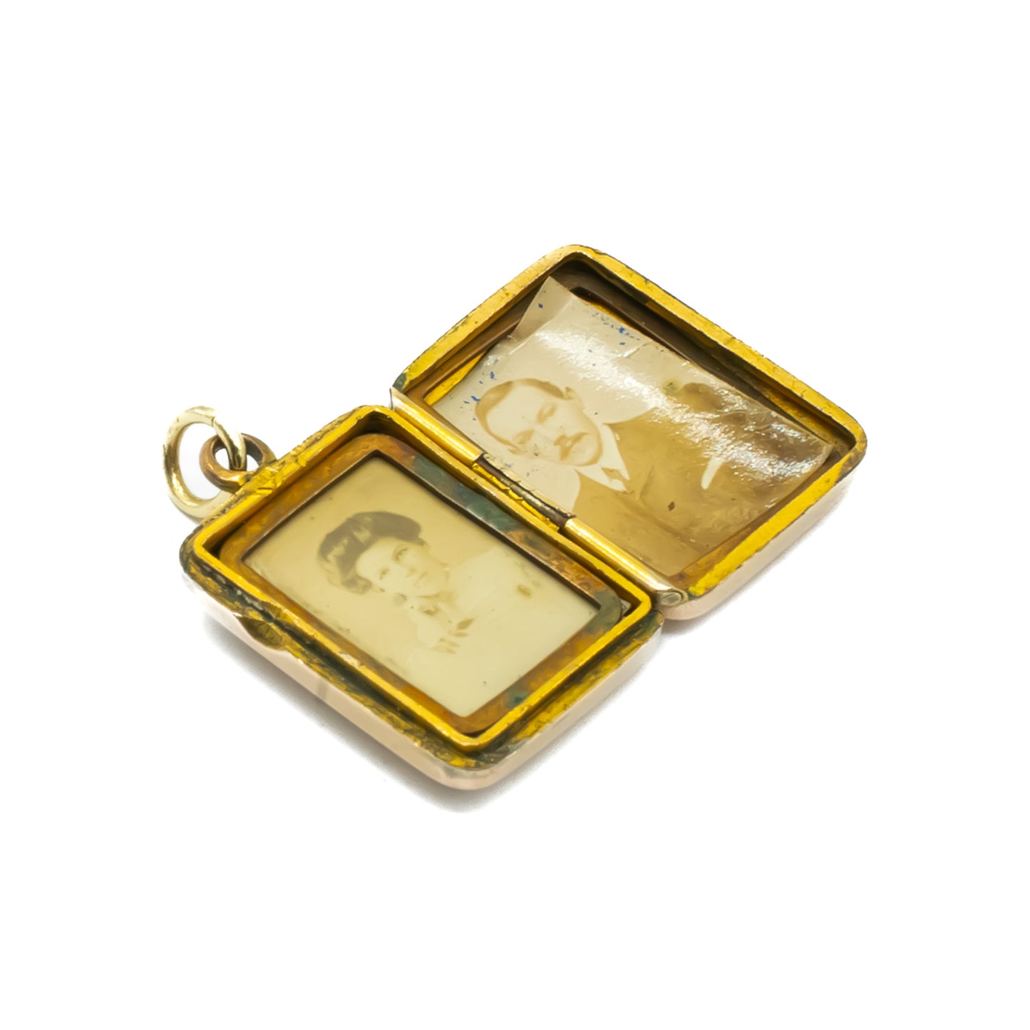 Charming Victorian 9ct rose gold-cased locket set with three seed pearls within a fine leaf engraving.