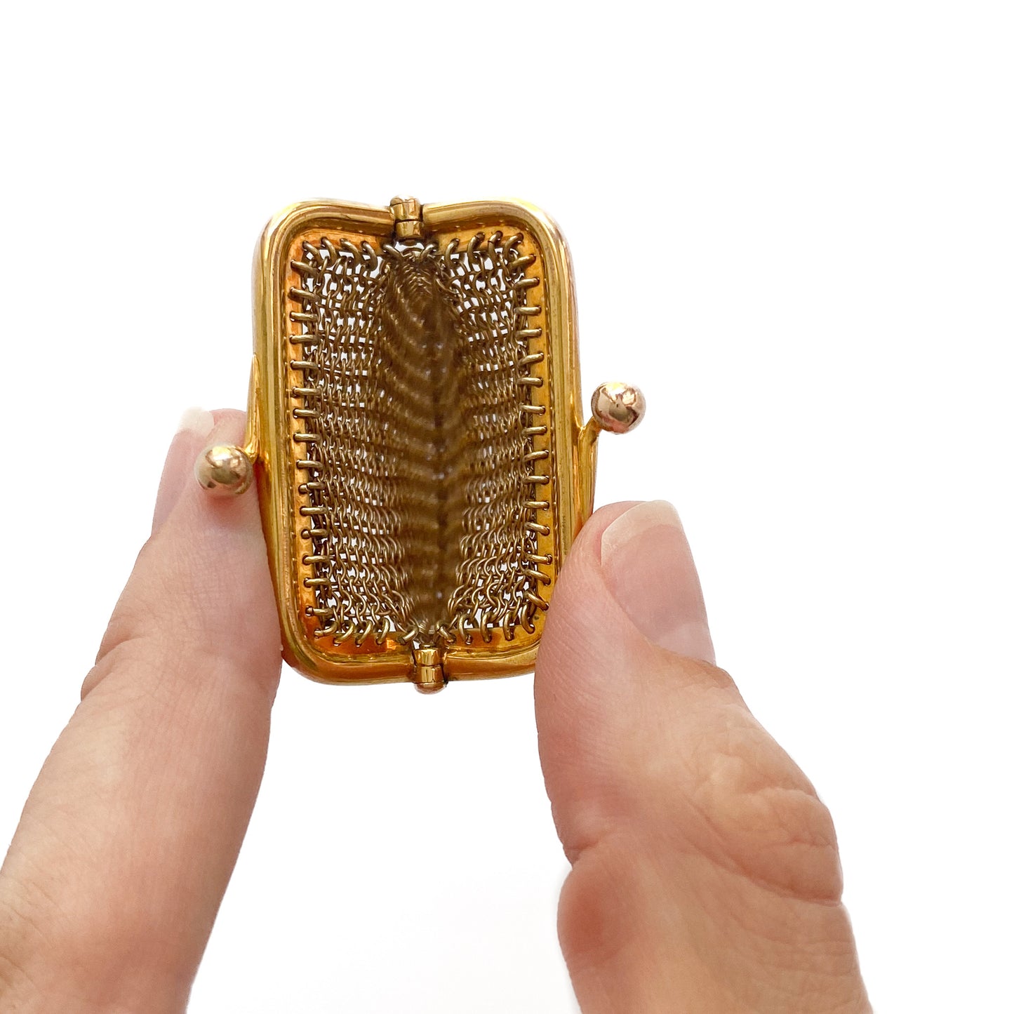 Very unique Victorian 9ct rose gold mesh purse that can open to hold something inside. Ideal to be worn as a pendant.