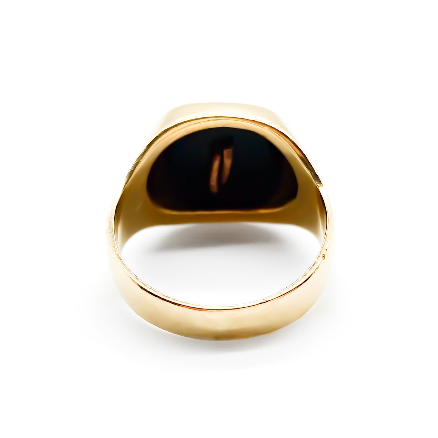 Charming vintage 9ct rose gold signet ring set with an onyx and fancy script letter “K”.