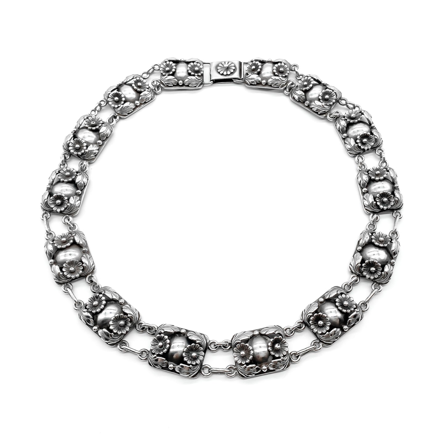 Stunning vintage sterling silver choker necklace with flower detail. Niels Erik From - Denmark