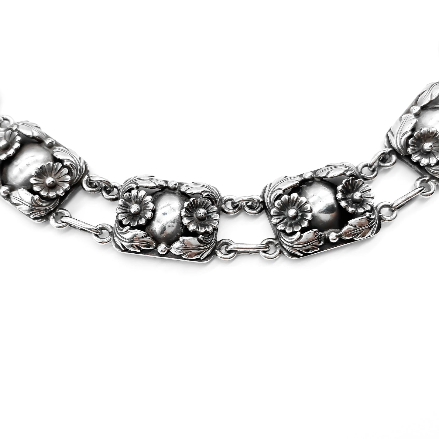Stunning vintage sterling silver choker necklace with flower detail. Niels Erik From - Denmark