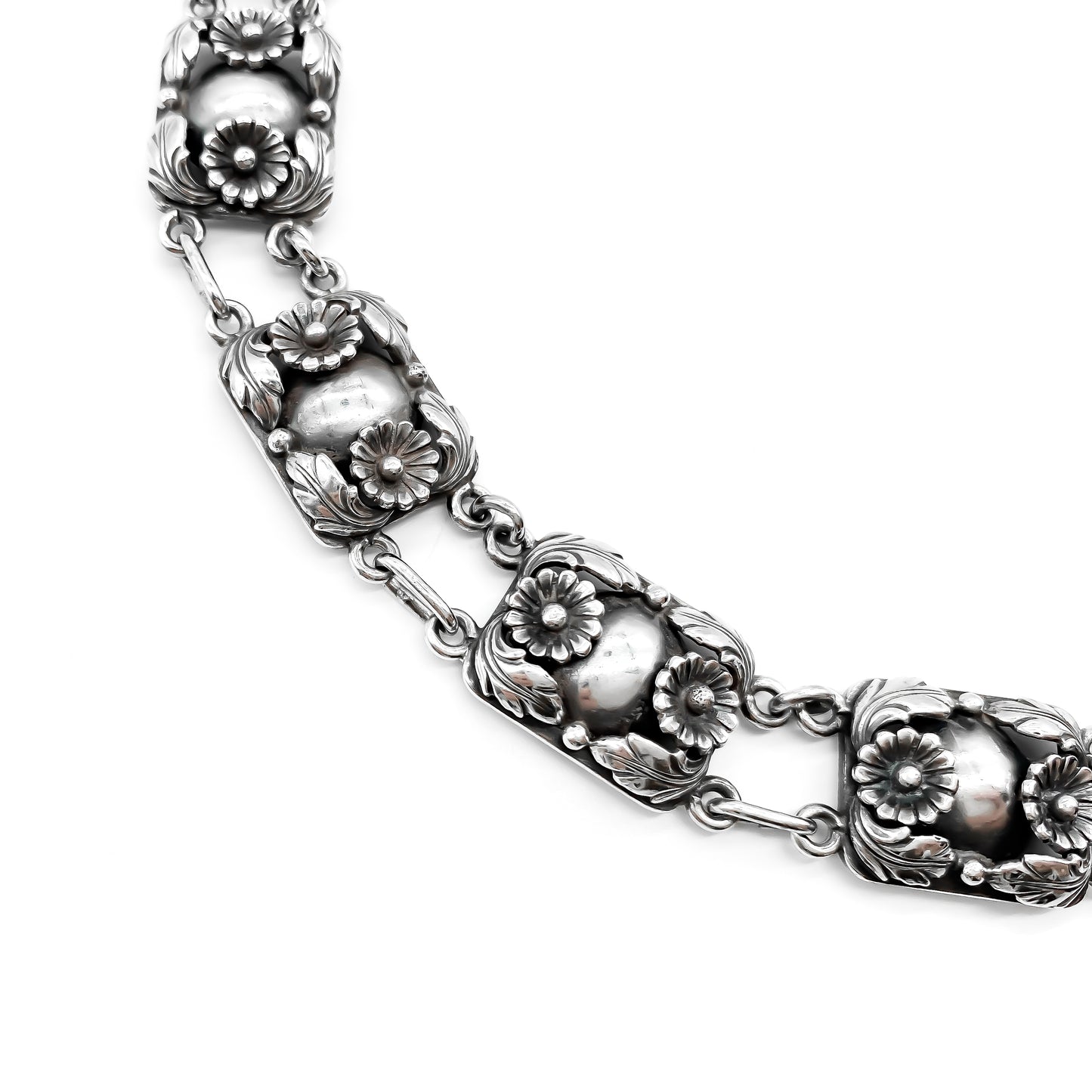 Stunning vintage sterling silver choker necklace with flower detail. Niels Erik From - Denmark