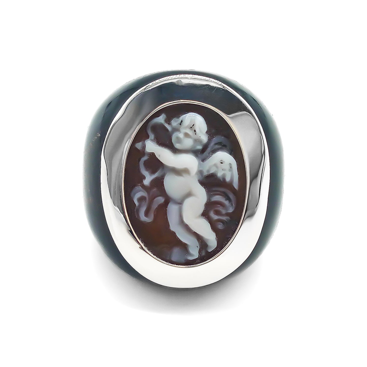 Sterling silver and horn vintage ring set with an exquisite cameo depicting a cherub with an arrow and a bow.