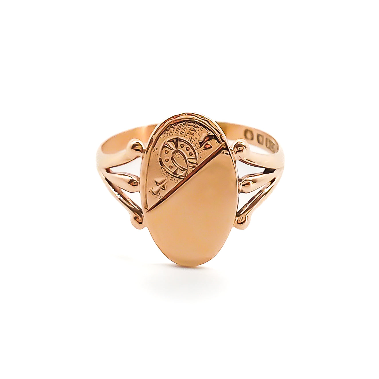 Lovely 9ct rose gold signet ring with horseshoe motif, ideal to be engraved. Circa 1940’s