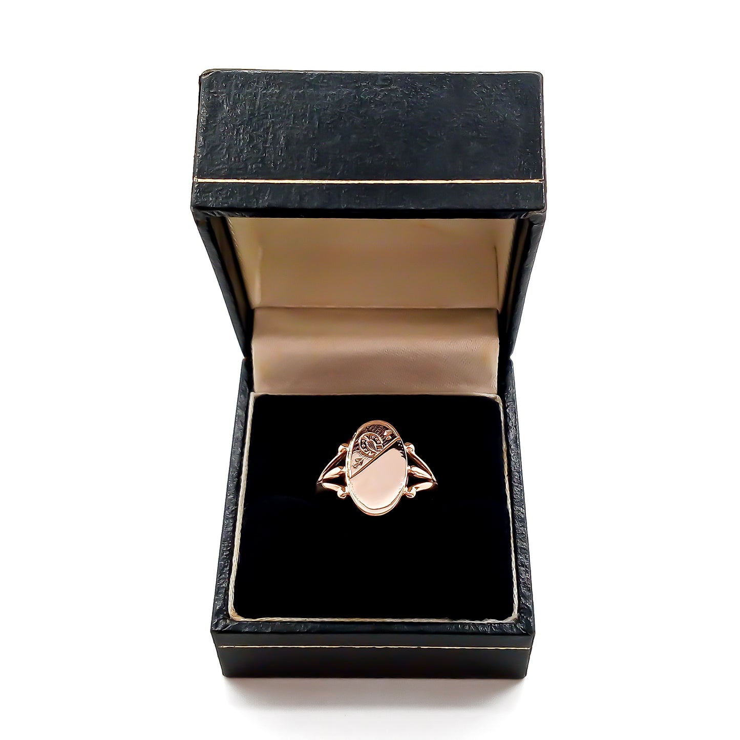 Lovely 9ct rose gold signet ring with horseshoe motif, ideal to be engraved. Circa 1940’s