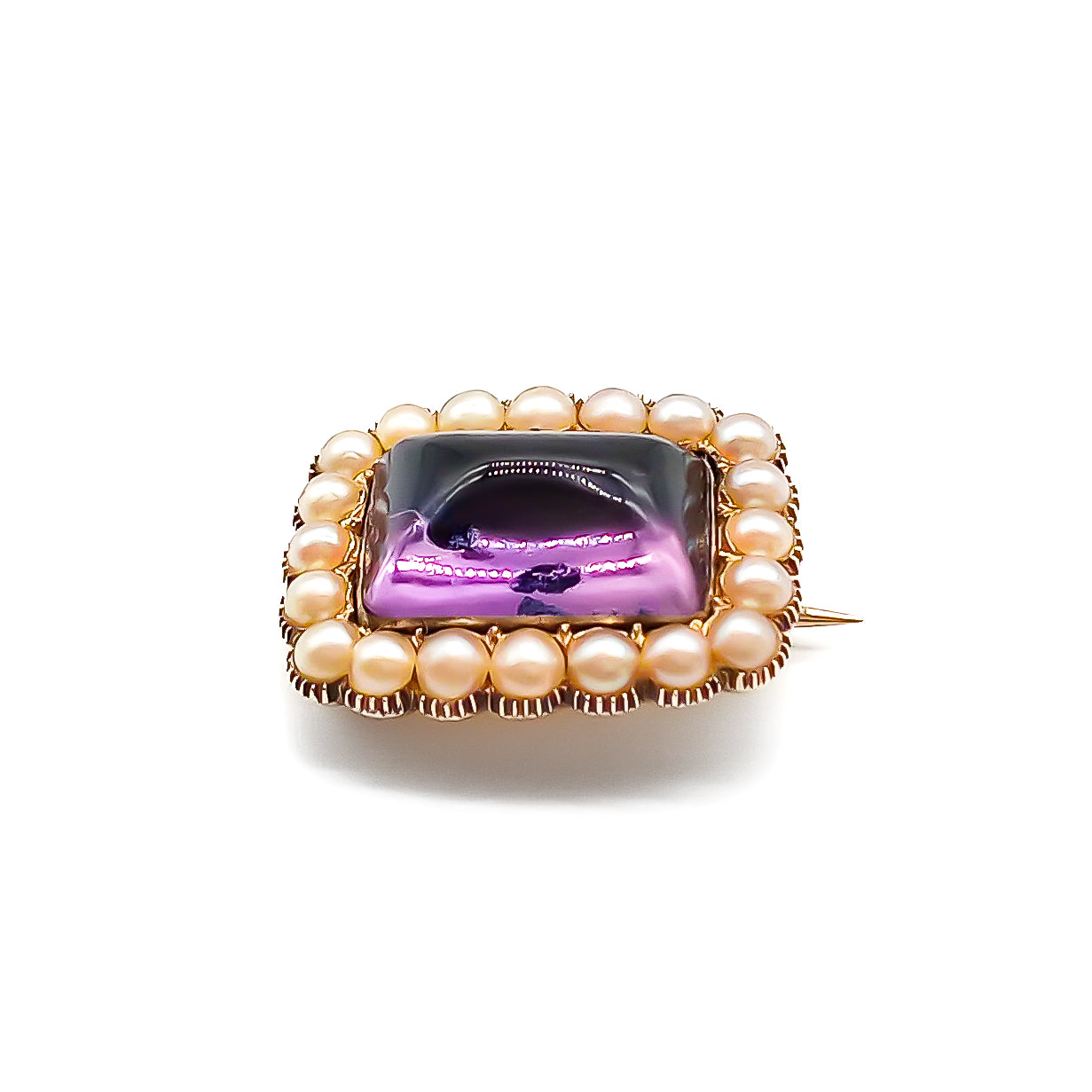 Lovely Georgian 15ct gold brooch set with a cabochon amethyst, surrounded by twenty lustrous seed pearls.