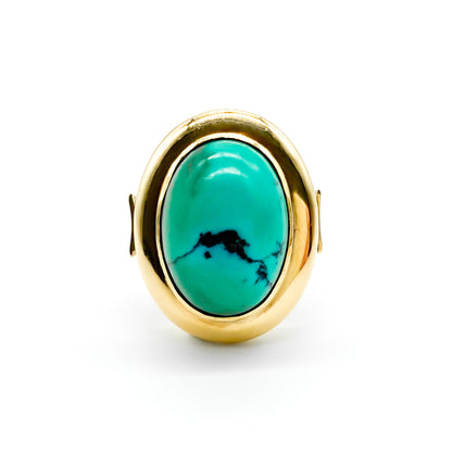 Stylish 14ct rose gold vintage ring set with a beautiful oval turquoise cabochon.  Circa 1940’s