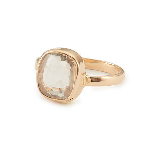 Very unusual 15ct gold ring with a cushion-cut lab-grown sapphire in a tube setting. Comes with a Gem Lab ID.