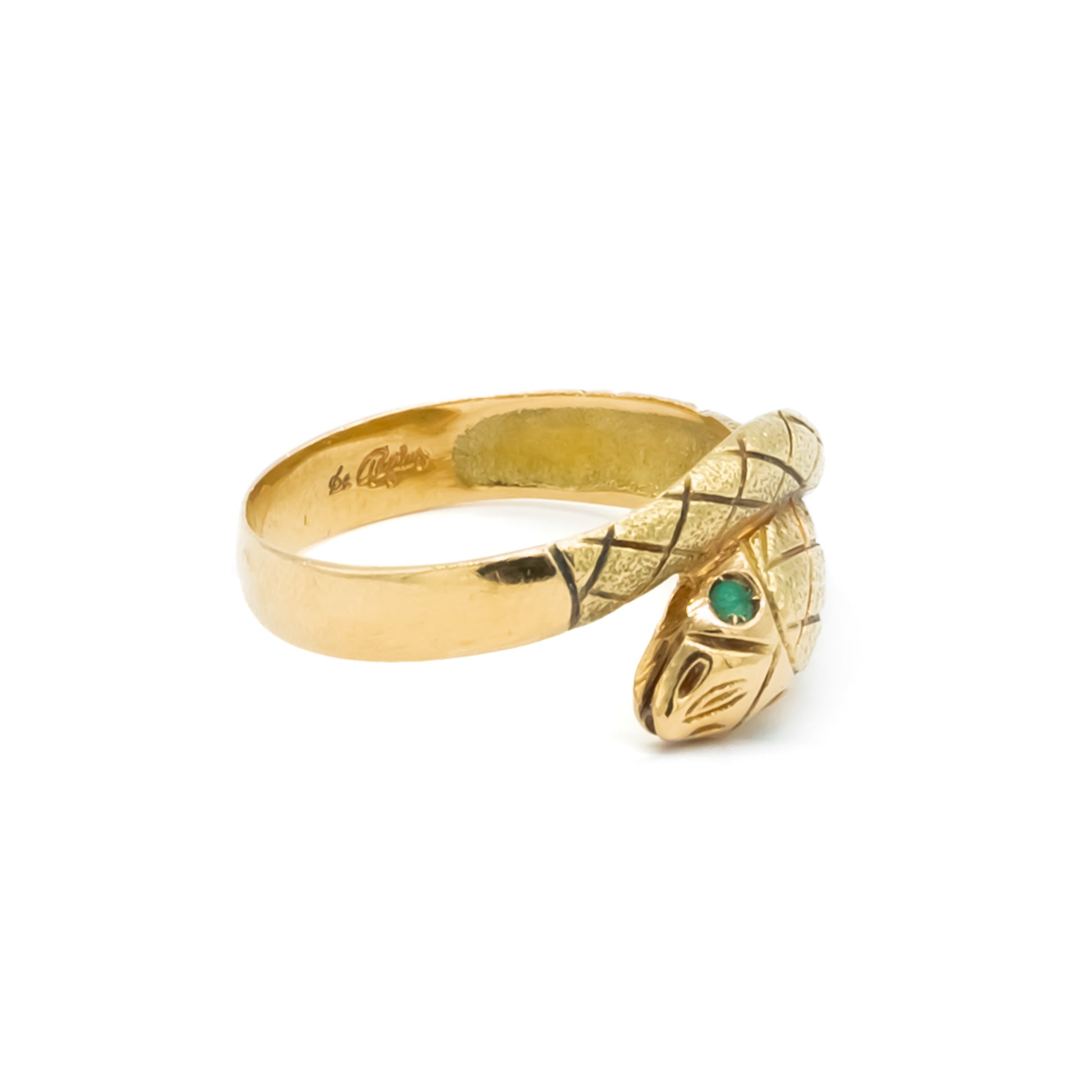 Gorgeous vintage 18ct yellow gold serpent ring with emerald eyes. Italy 