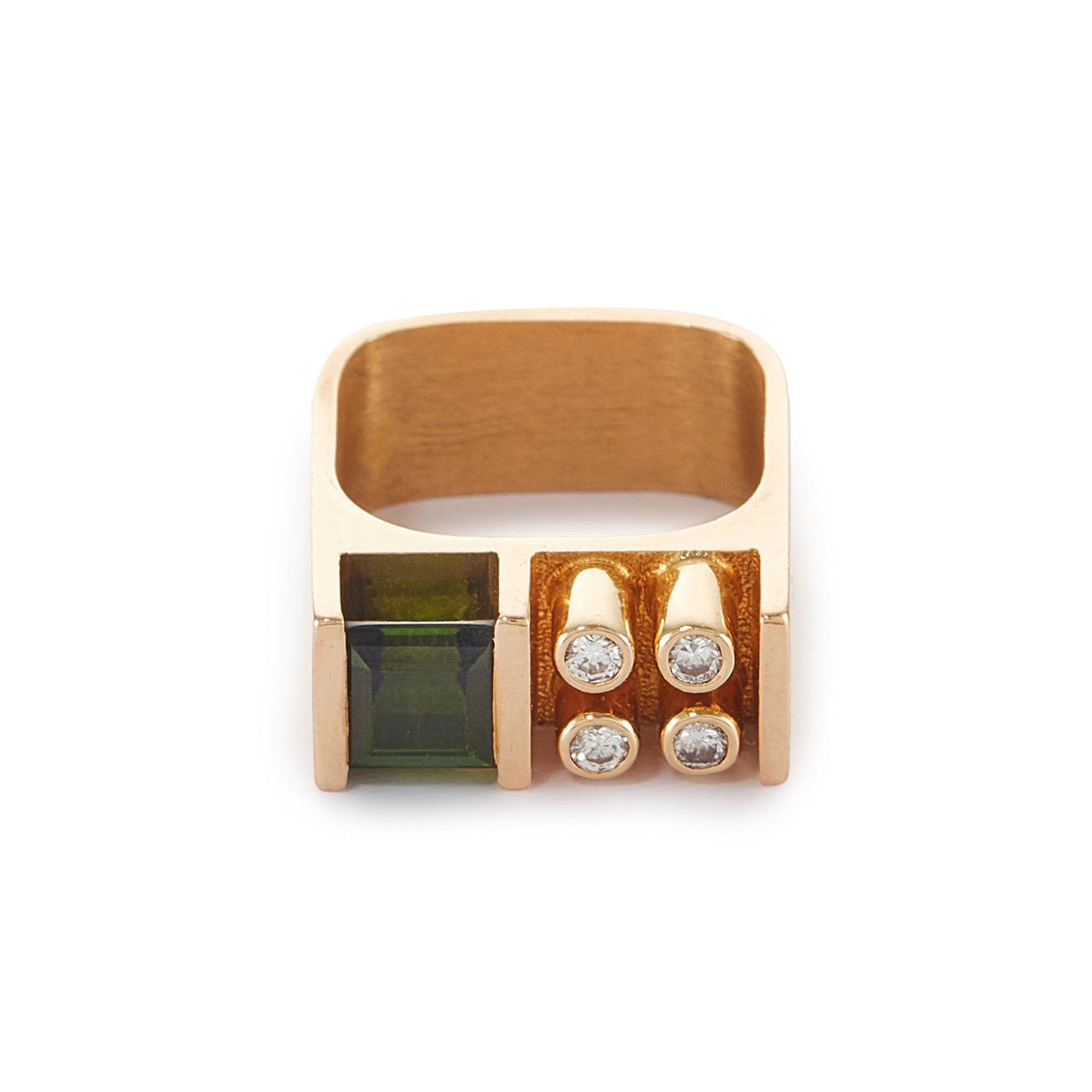 Very stylish 18ct yellow gold Erich Fry designer ring set with a princess cut green tourmaline and four round diamonds.
Circa 1970s