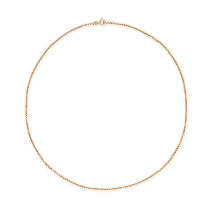 Classic 18ct gold Unoaerre box link chain.