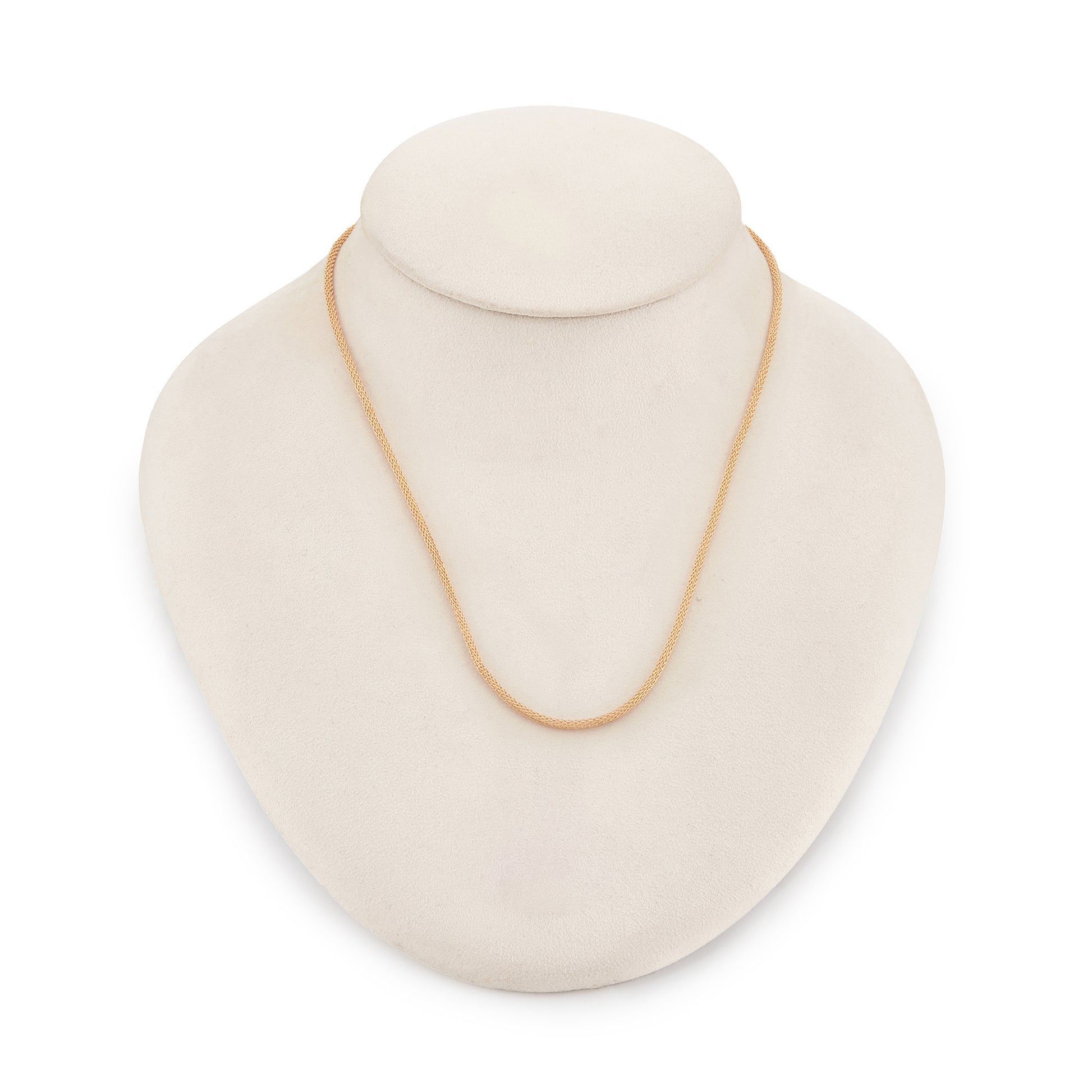 Classic 18ct yellow gold Unoaerre snake chain.