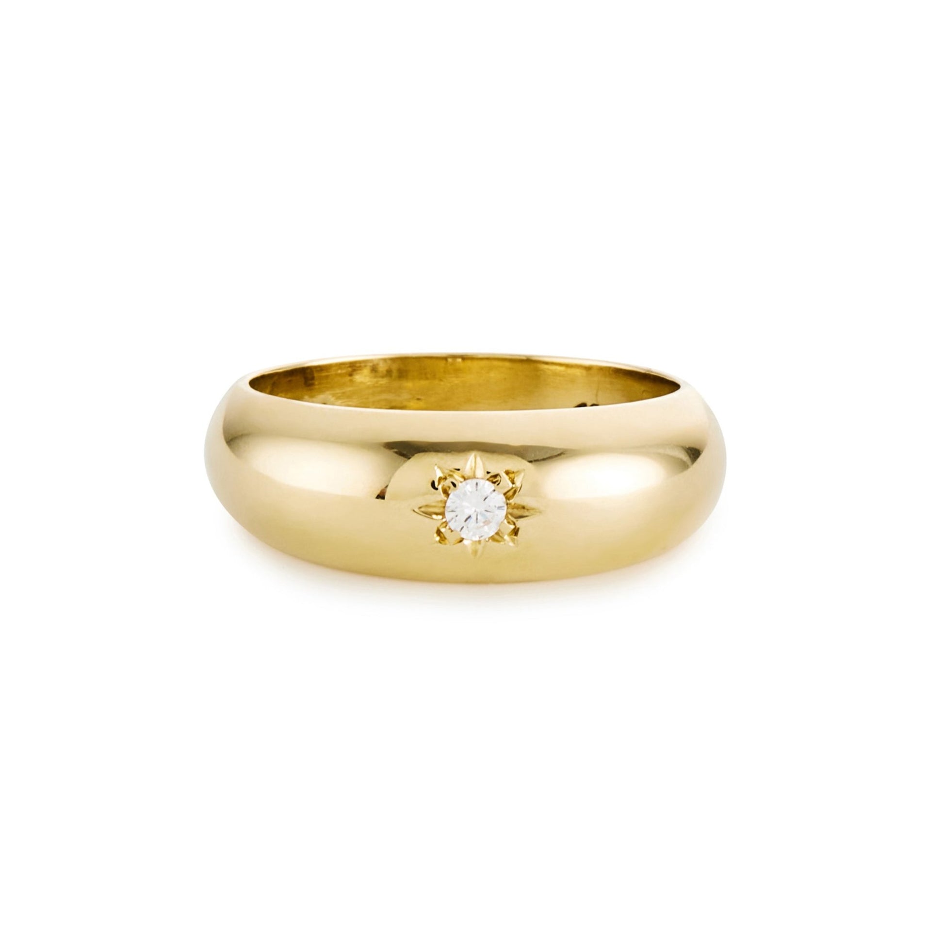 Classic vintage 18ct yellow gold gypsy ring, set with a 0.15ct diamond.