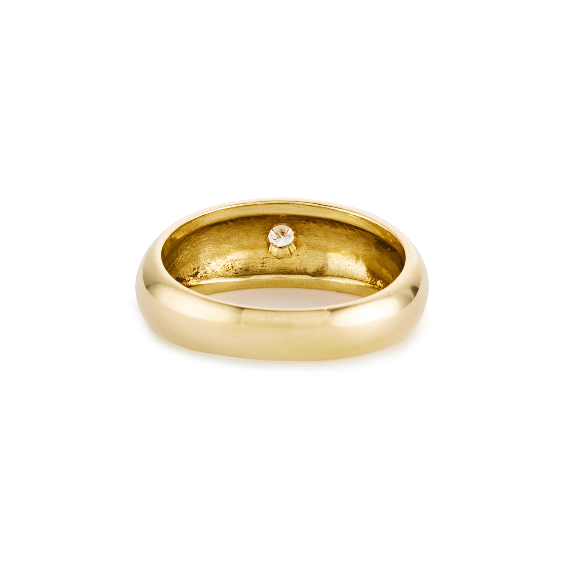 Classic vintage 18ct yellow gold gypsy ring, set with a 0.15ct diamond.