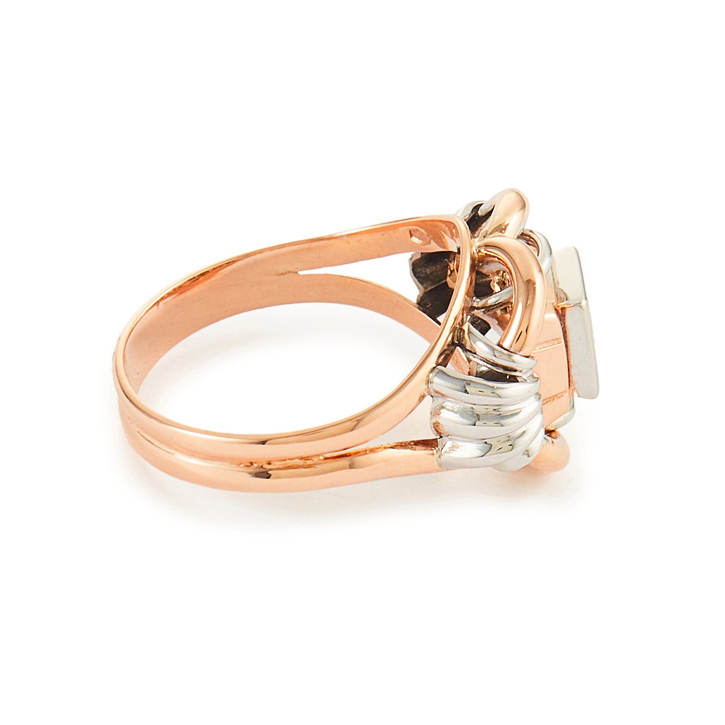 Stunning 18ct rose and white gold ring set with sparkling, round 0.25ct natural diamond in a square setting. Circa 1940s